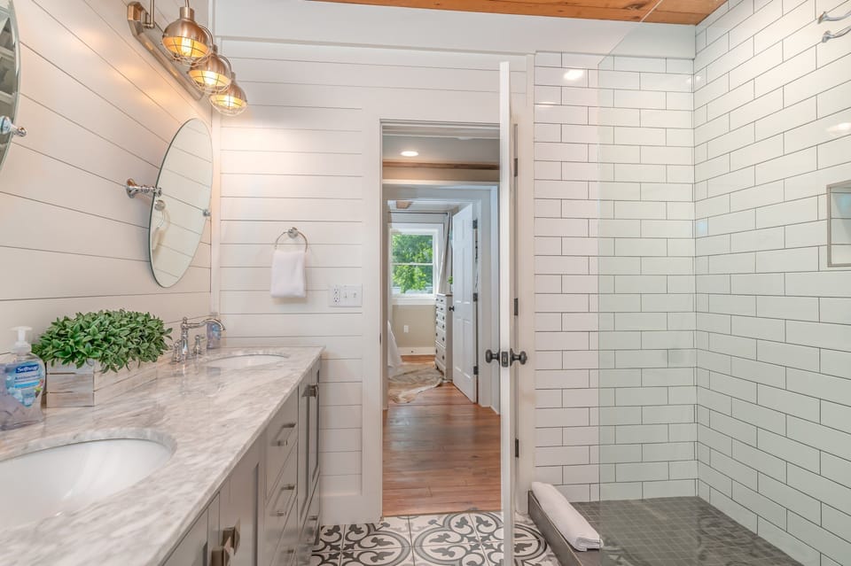 Hall Bath | Shower