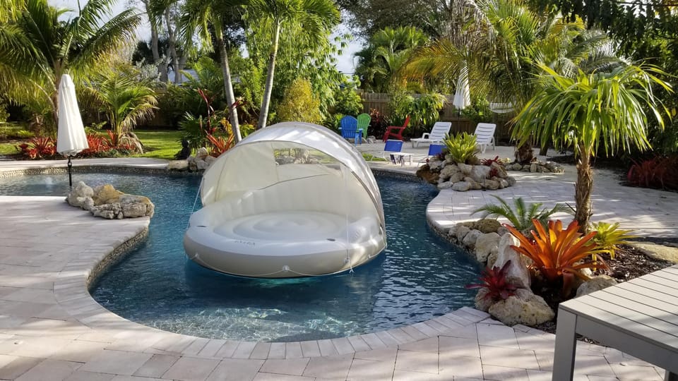Pool floats and toys are not provide by host. This float is used to shoe size 