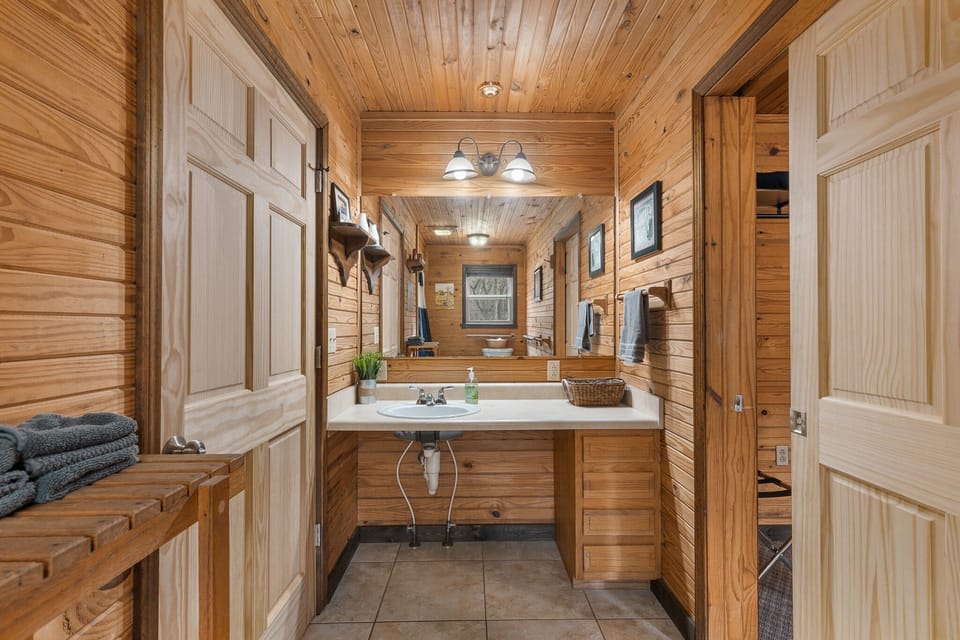 downstairs bath that allows for wheel chair
