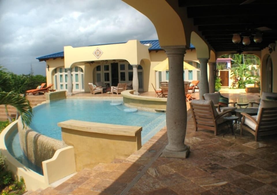 Los Arcos - Bravos Boyz Vieques Rentals 