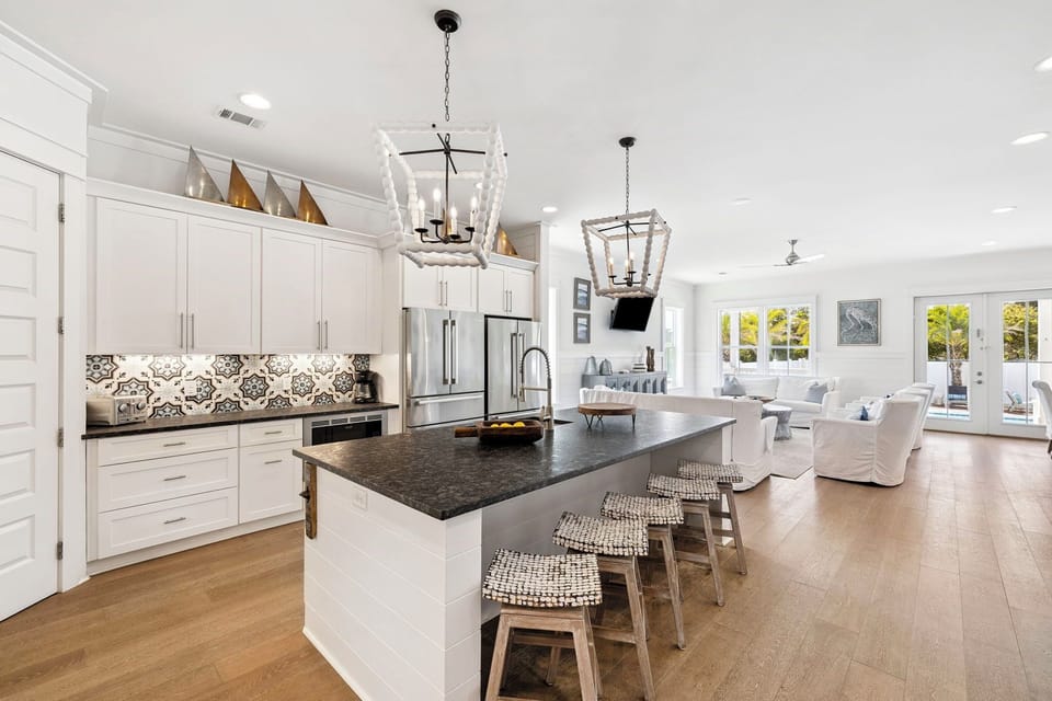 Bar Seating for 5 - Perfect for Breakfast or Quick Bites
