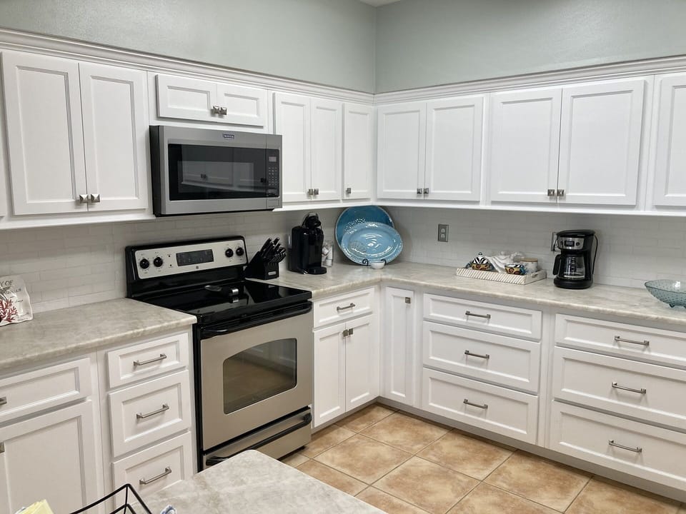 Updated Kitchen with new Cabinets