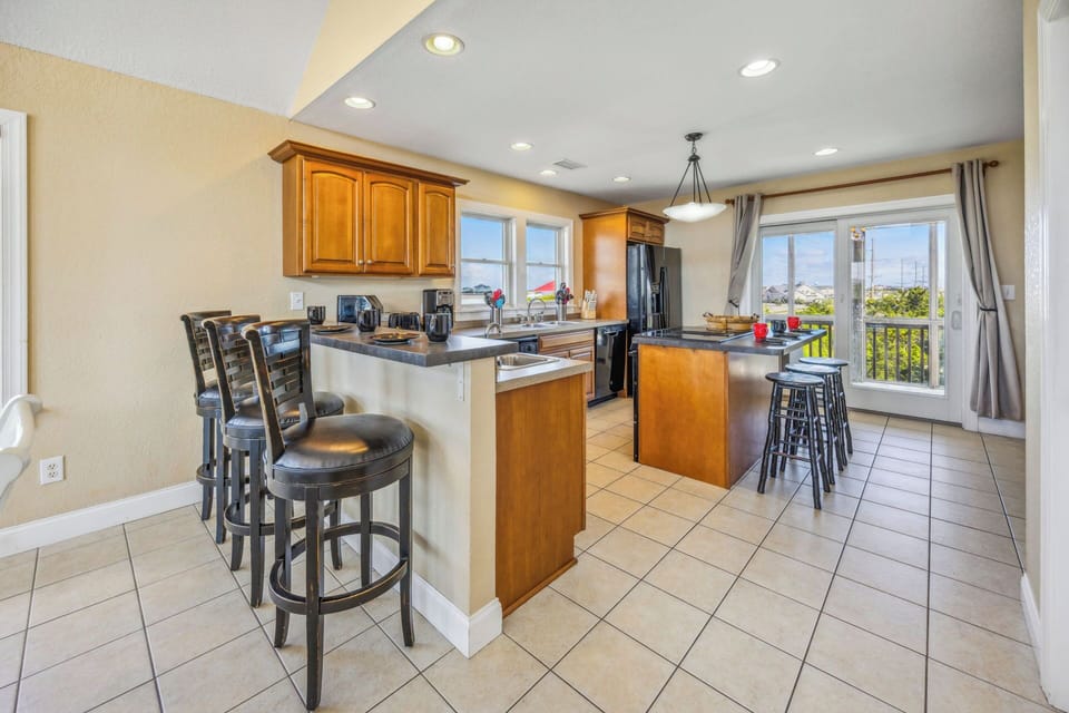 Surf or Sound Realty - 786 - Medley Paradise - Kitchen -2