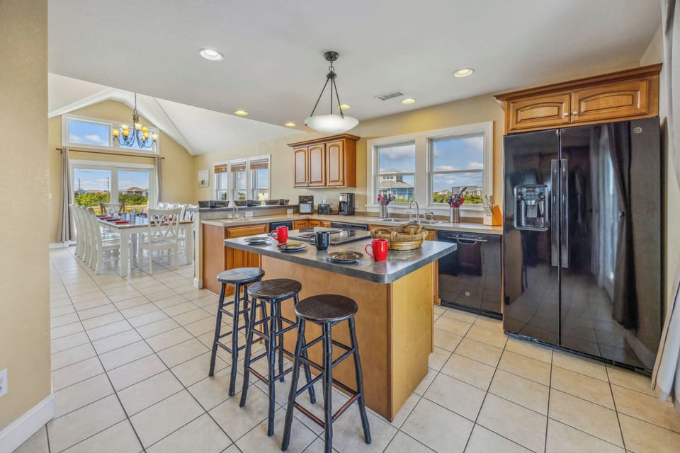 Surf or Sound Realty - 786 - Medley Paradise - Kitchen -3