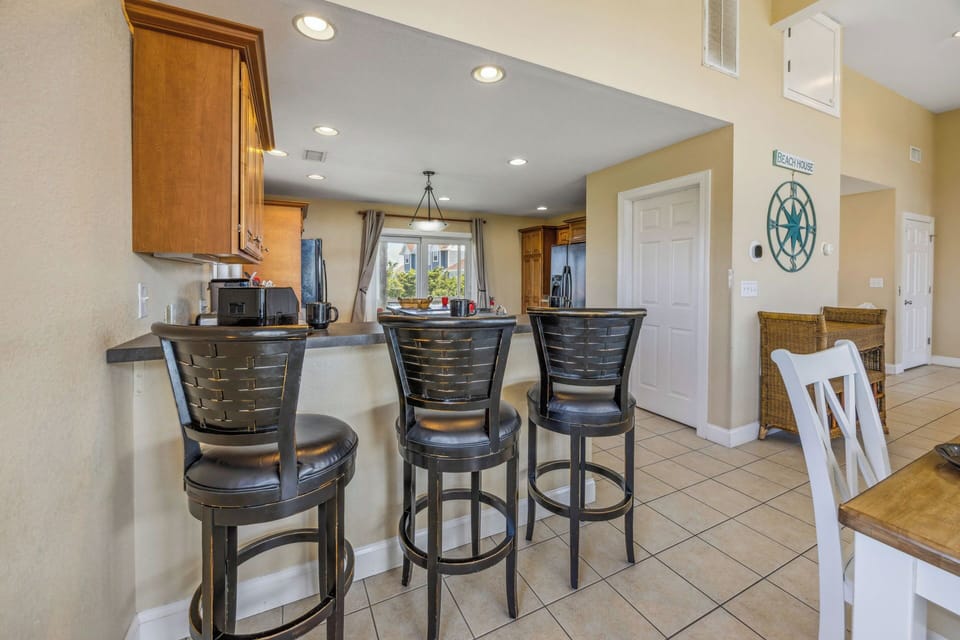 Surf or Sound Realty - 786 - Medley Paradise - Kitchen -1