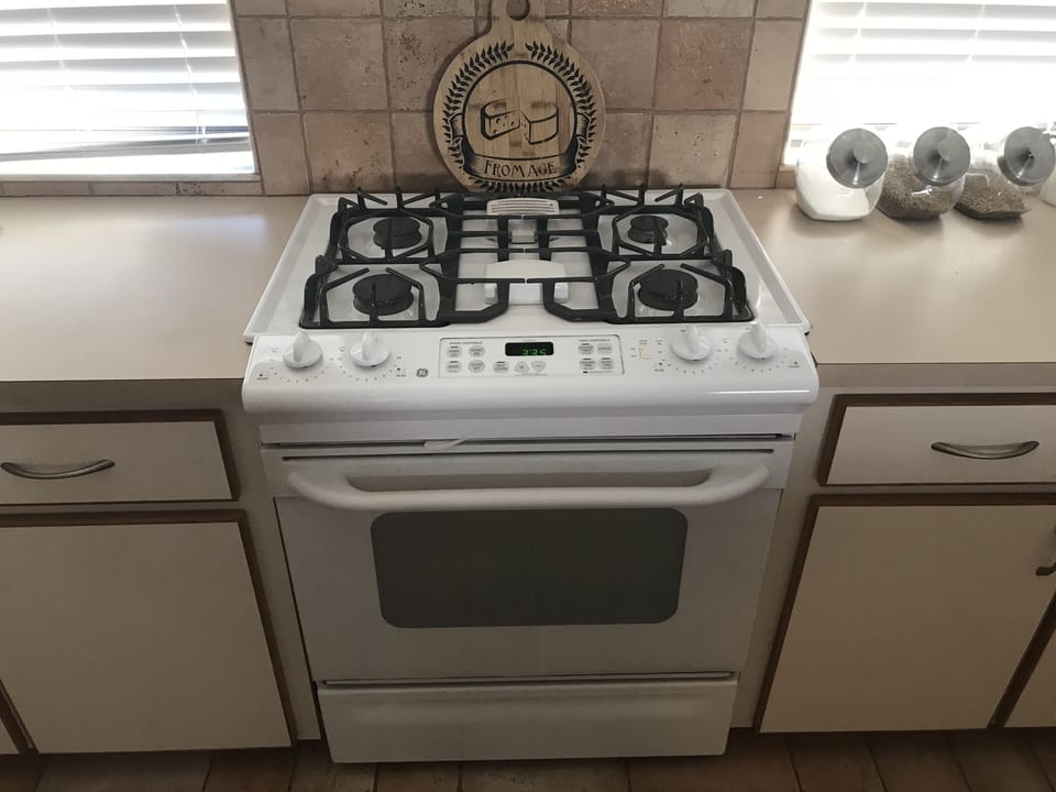 Gas stove