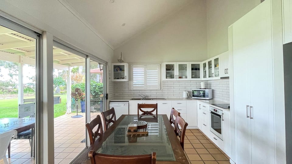 Kitchen/Dining Area 