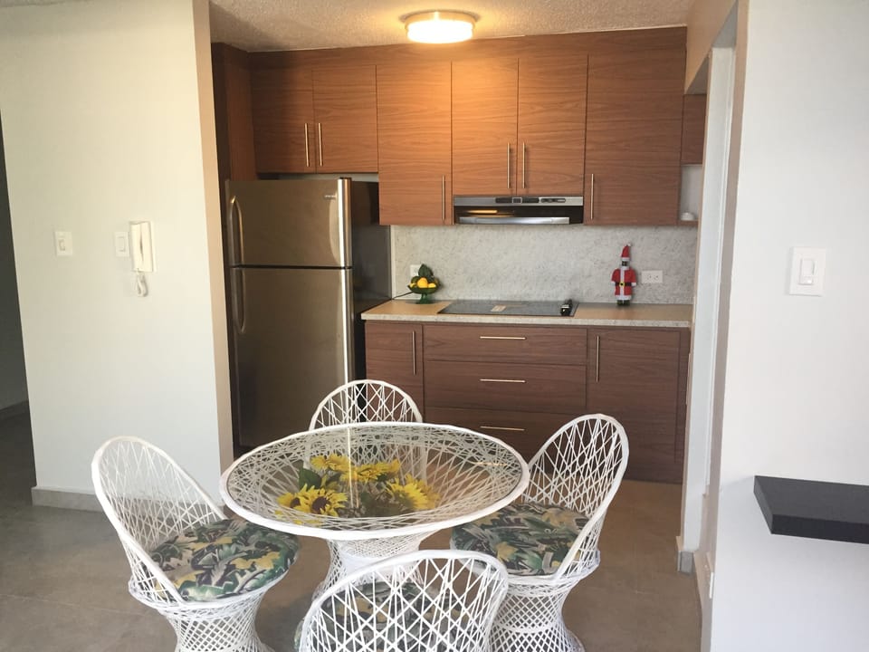 kitchen and dinning for 4 person