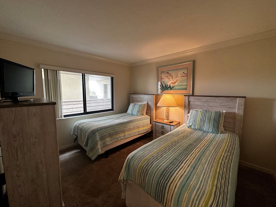 1-305 Guest Bedroom