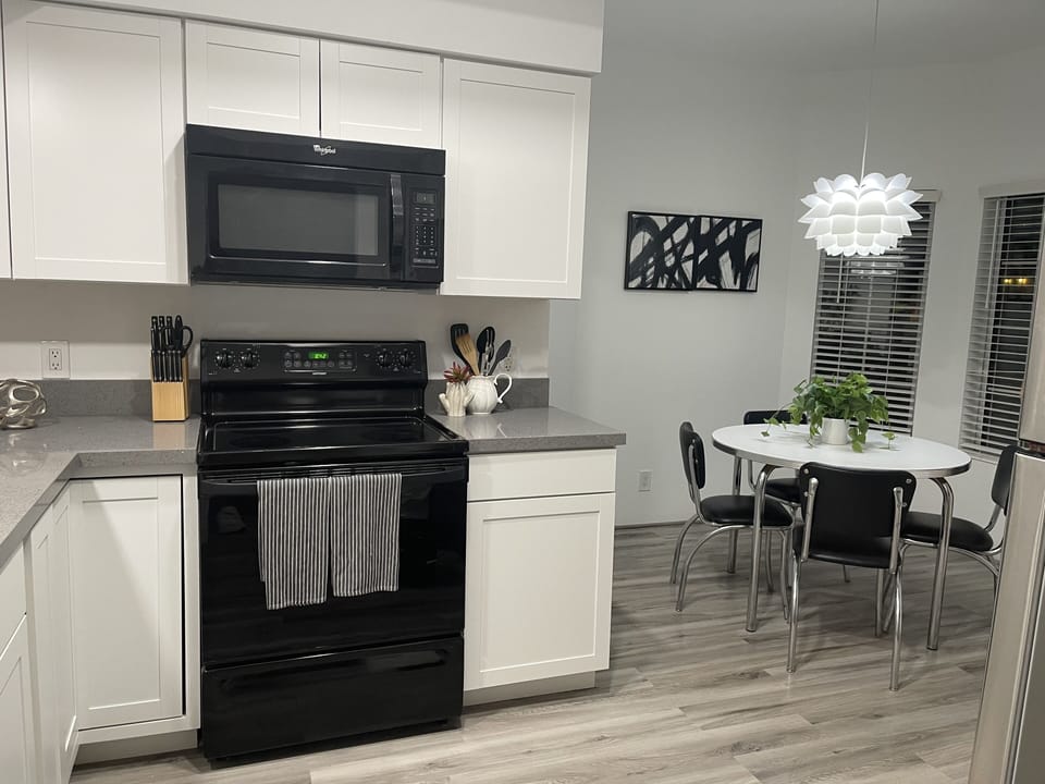Fully Stocked Kitchen 