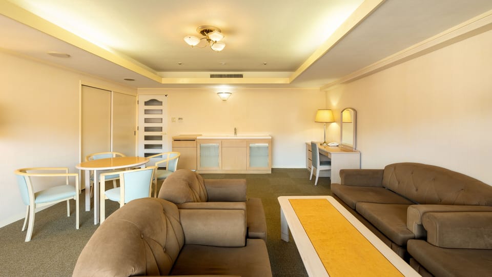 Suite, Non Smoking | Desk, laptop workspace, blackout drapes, free WiFi