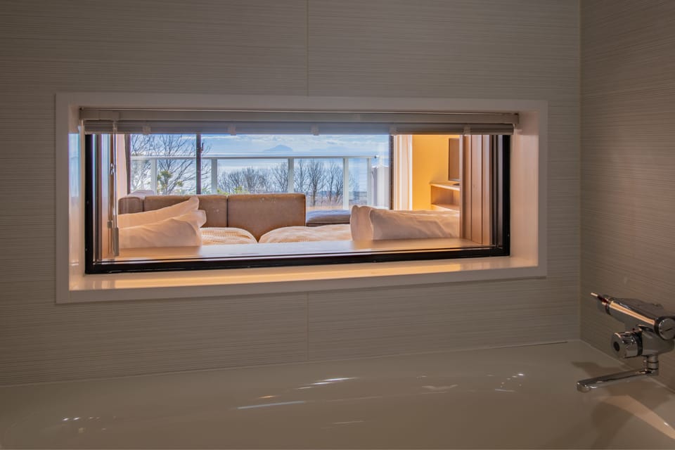 Comfort Deluxe Room, 2nd Floor | Bathroom amenities | Combined shower/tub, deep soaking tub, free toiletries, hair dryer