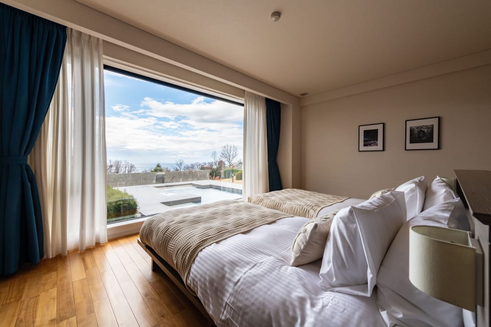 Comfort Deluxe Room, 1st Floor | 2 bedrooms, minibar, desk, free WiFi