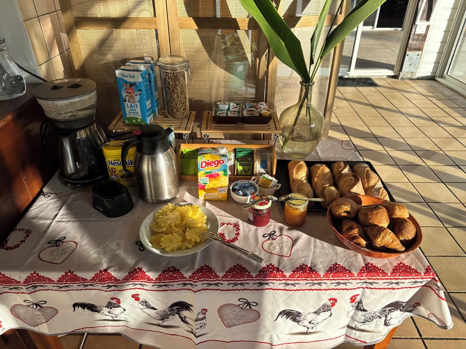 Free daily continental breakfast