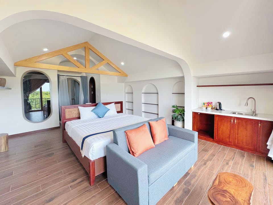 Panoramic Double Room, 1 King Bed, Balcony, River View | Minibar, desk, blackout drapes, iron/ironing board