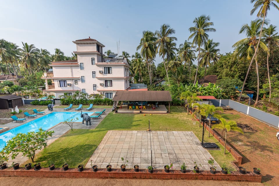 Villa with outdoor games