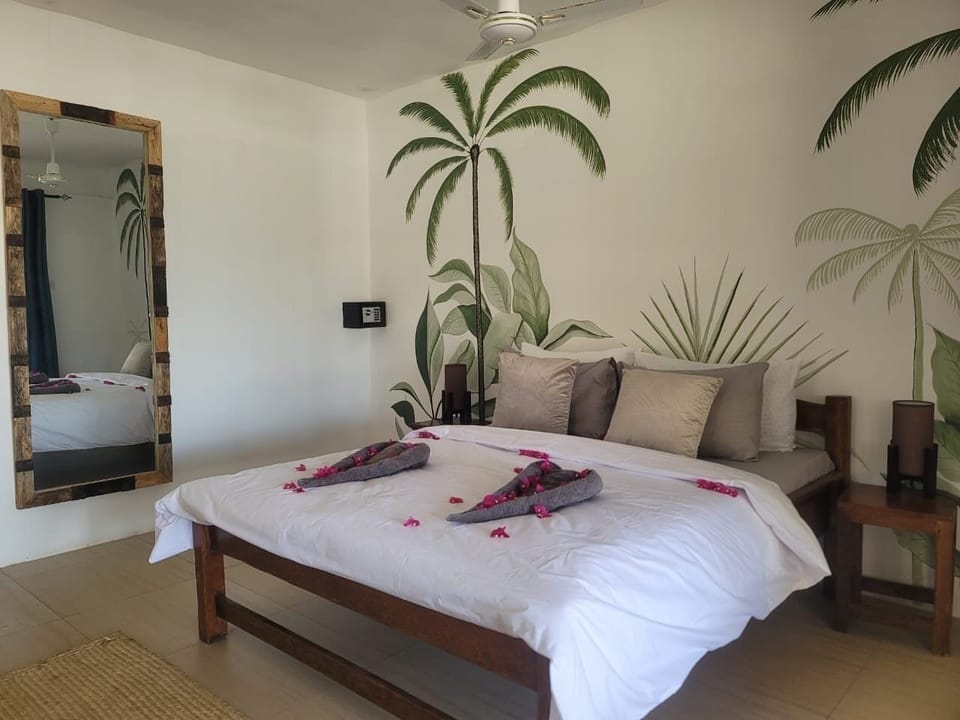 Deluxe Double Room | Premium bedding, in-room safe, blackout drapes, bed sheets