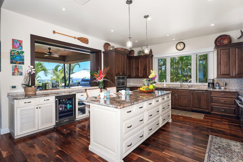 Large pass-through window to the outdoor dining area