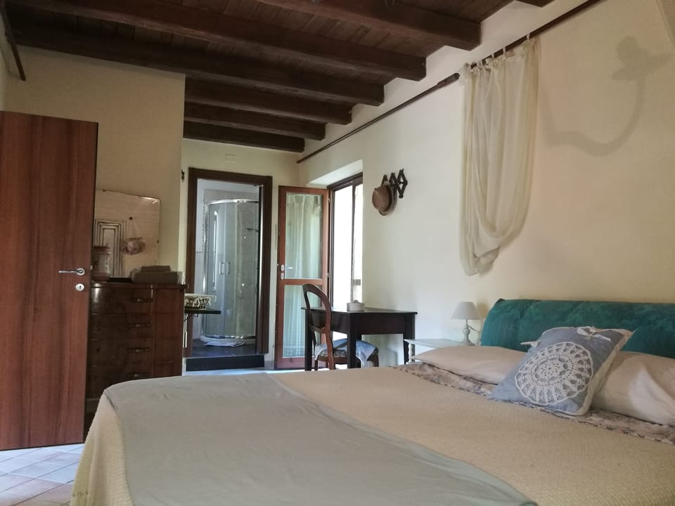 Double Room | Individually decorated, individually furnished, cribs/infant beds