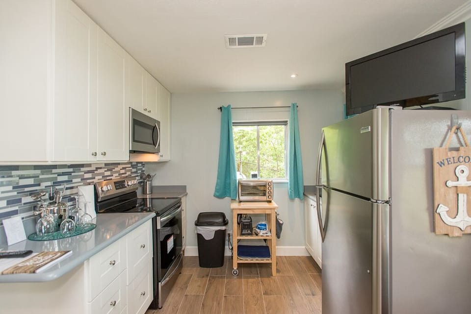 The beautiful updated kitchen.