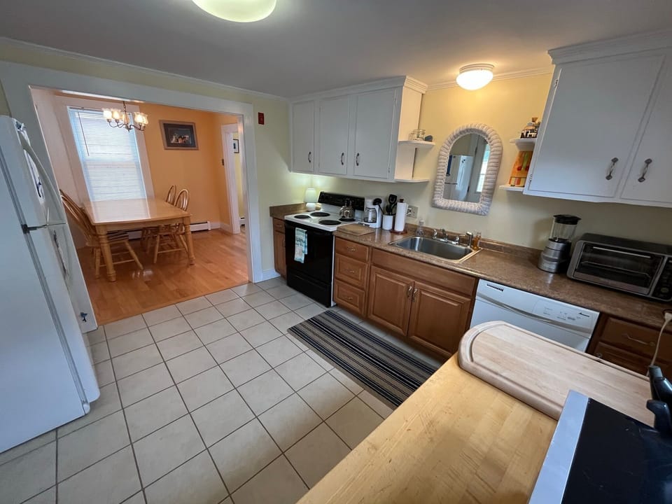 Kitchen to Dinning Room