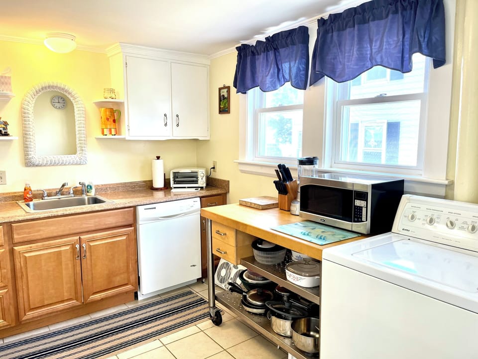 Dishwasher, microwave, toaster oven and 1st floor Washing Machine. 