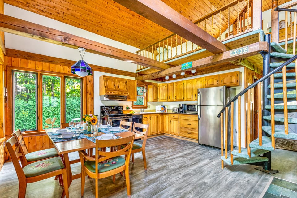 Fully appointed kitchen with DW, microwave, toaster, coffee maker, crock pot