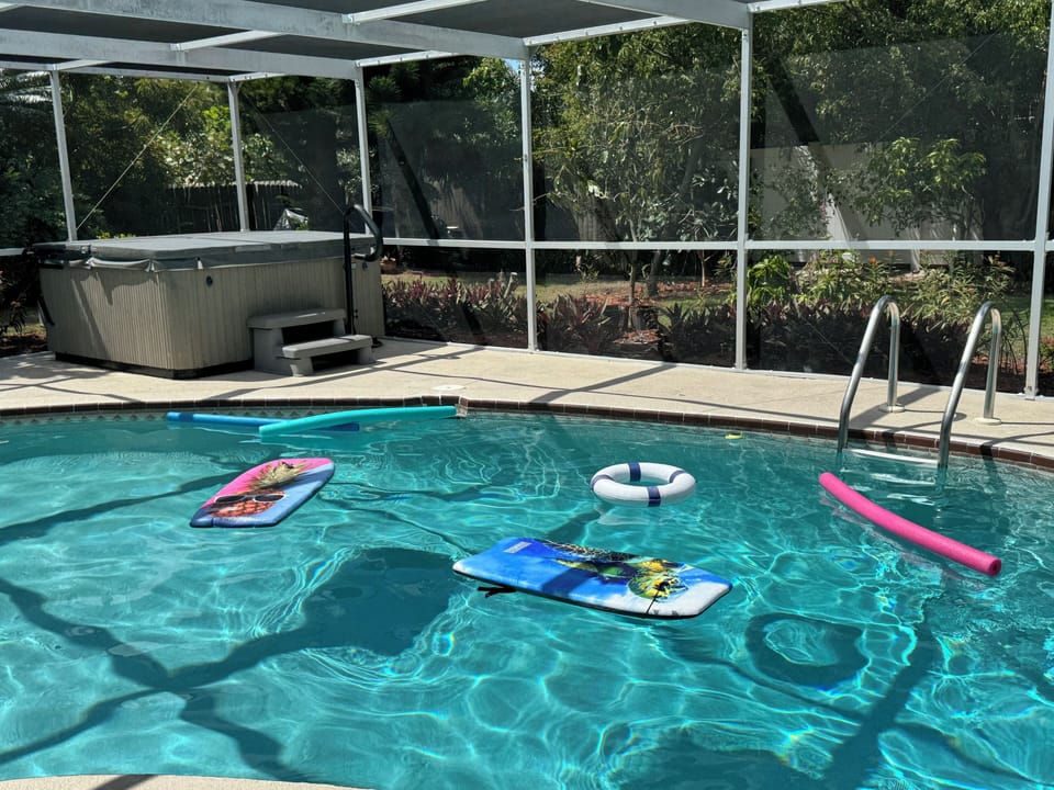 Fully private heated pool + spa + screened lanai — no crowds, no shared spaces