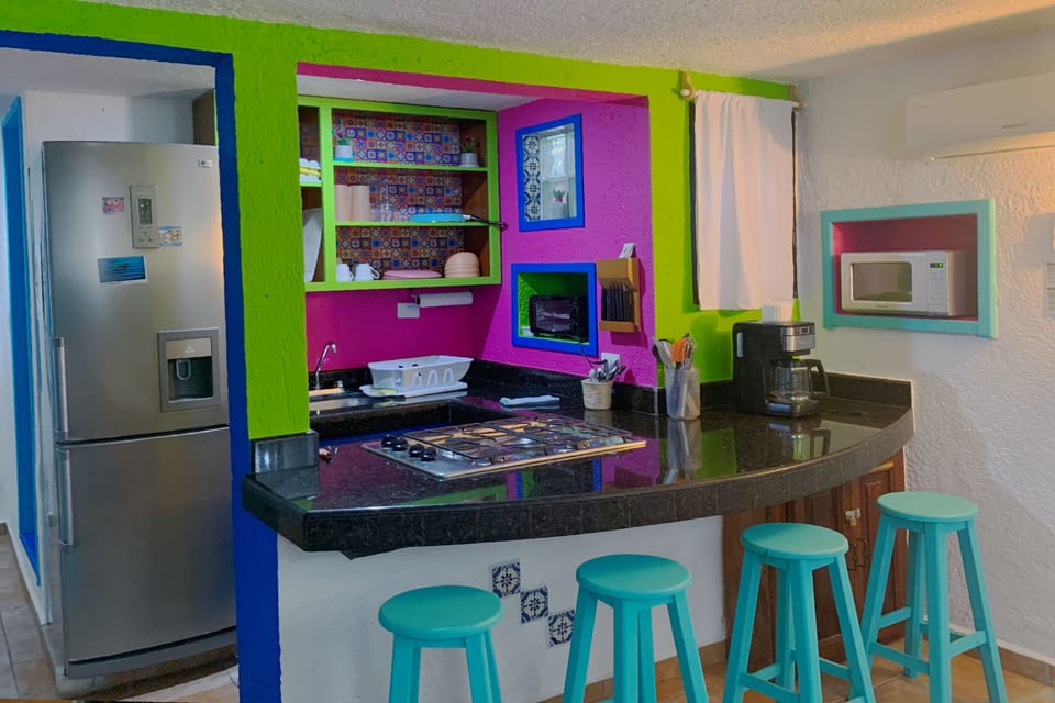 Kitchen & Dining Area