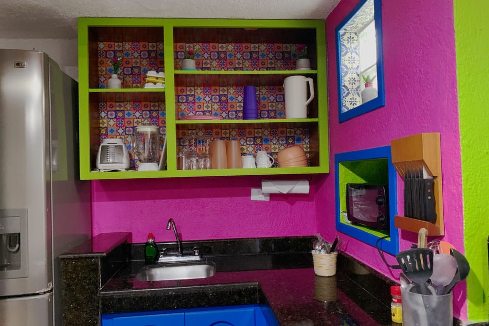Kitchen & Dining Area