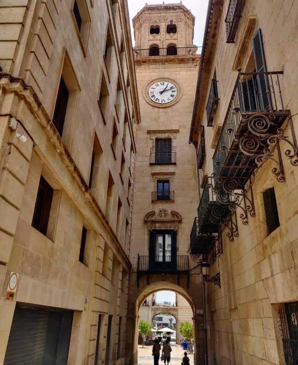 Alrededores el Ayuntamiento
