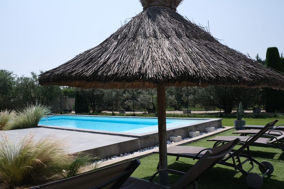 BARBENTANE vacation rental, comfortable house for rent, swimming pool for 8 people. Online reservation with Plaisirs & Maisons de Provence
