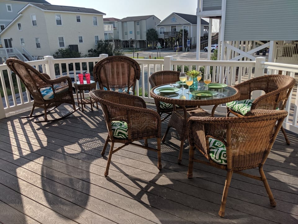 Dining al fresco on back balcony