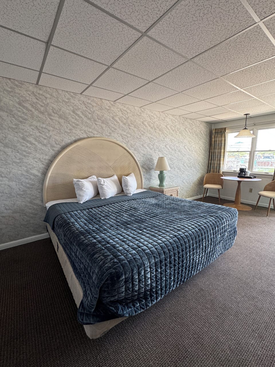 Standard Room, 1 King Bed, Refrigerator | Free WiFi, bed sheets