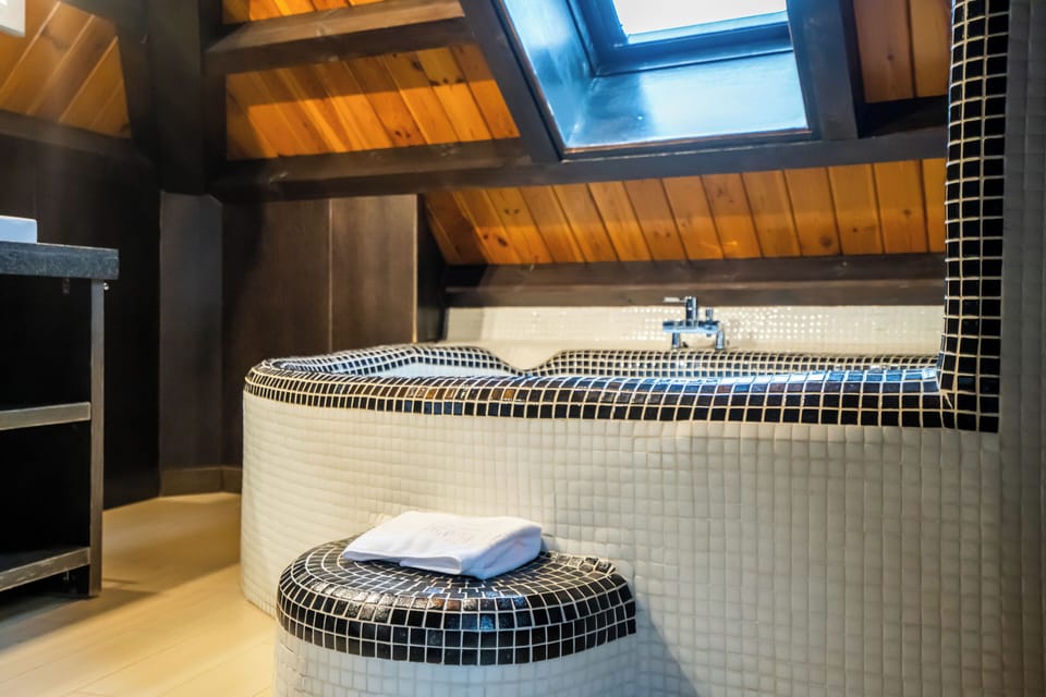 Suite | In-room safe, desk, soundproofing, cribs (surcharge)