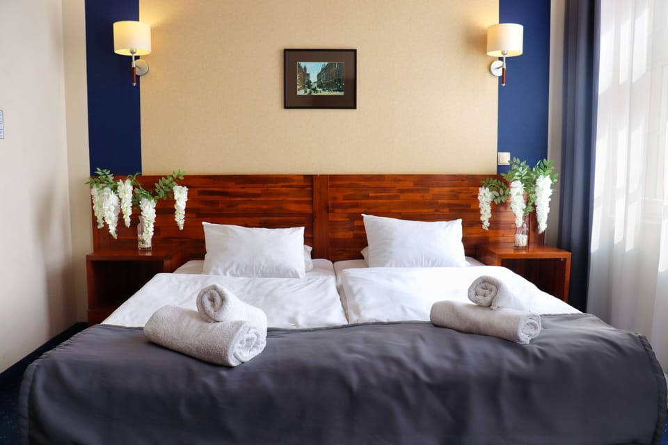 Double Room | Desk, laptop workspace, soundproofing, iron/ironing board