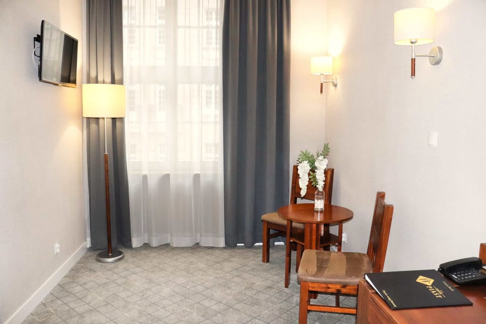 Double Room | Desk, laptop workspace, soundproofing, iron/ironing board