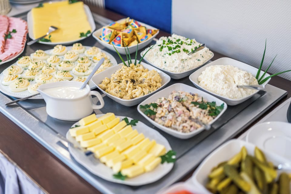 Daily buffet breakfast for a fee