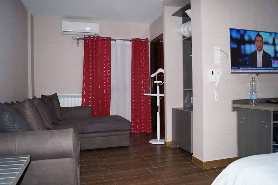 Suite | Living area | 43-inch Smart TV with satellite channels, TV