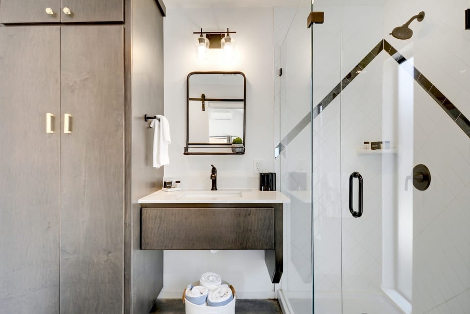 Cabin, 1 Queen Bed with Sofa bed, Hot Tub, Courtyard Area | Bathroom | Shower, hair dryer (on request), bathrobes, towels