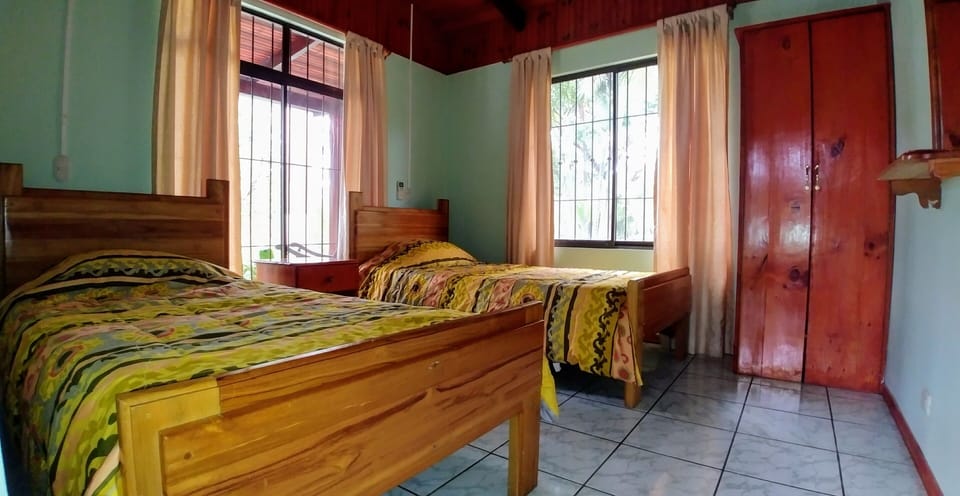 Habitación con dos camas individuales