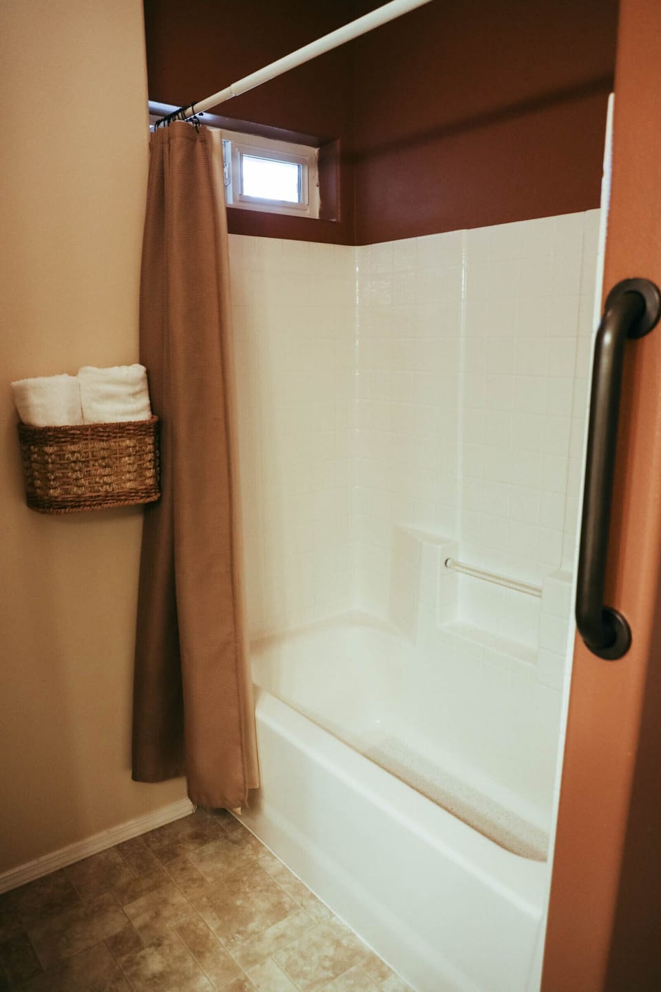 Shower / Tub