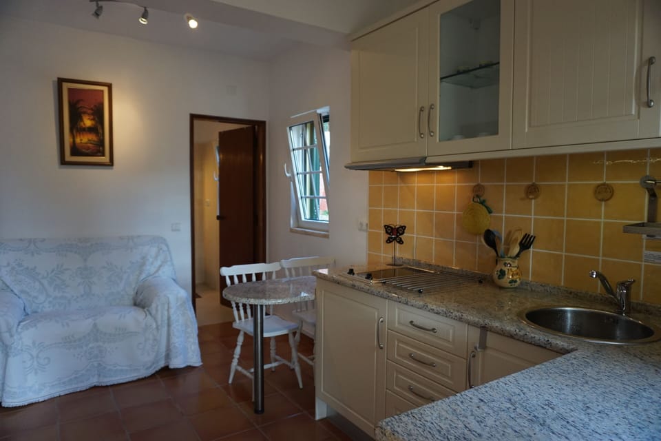 Kitchenette 