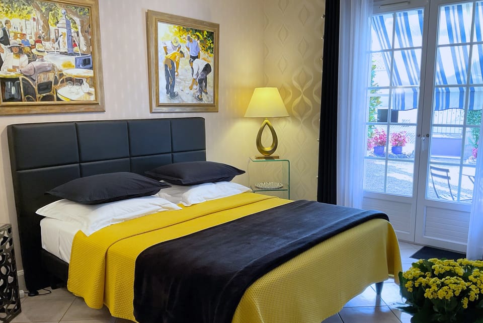 Deluxe Double Room | Egyptian cotton sheets, premium bedding, Select Comfort beds