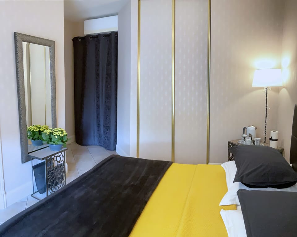Deluxe Double Room | Egyptian cotton sheets, premium bedding, Select Comfort beds