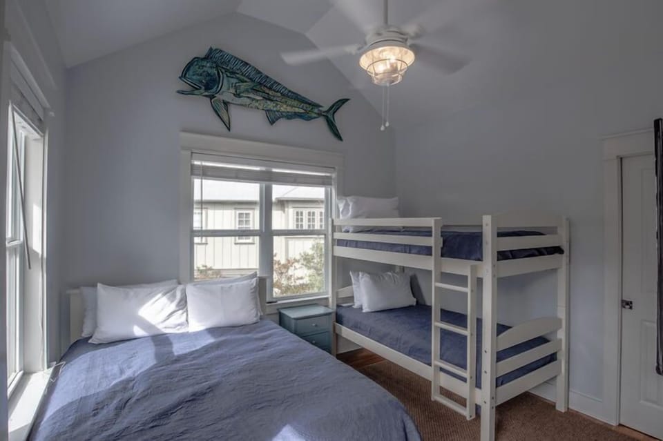 2nd Floor Guest Bedroom ~ Private bathroom with tub/shower combination