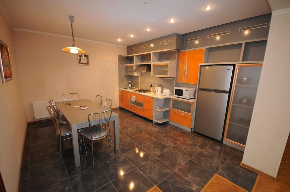 Standard Apartment, 1 Bedroom | Private kitchen | Full-size fridge, microwave