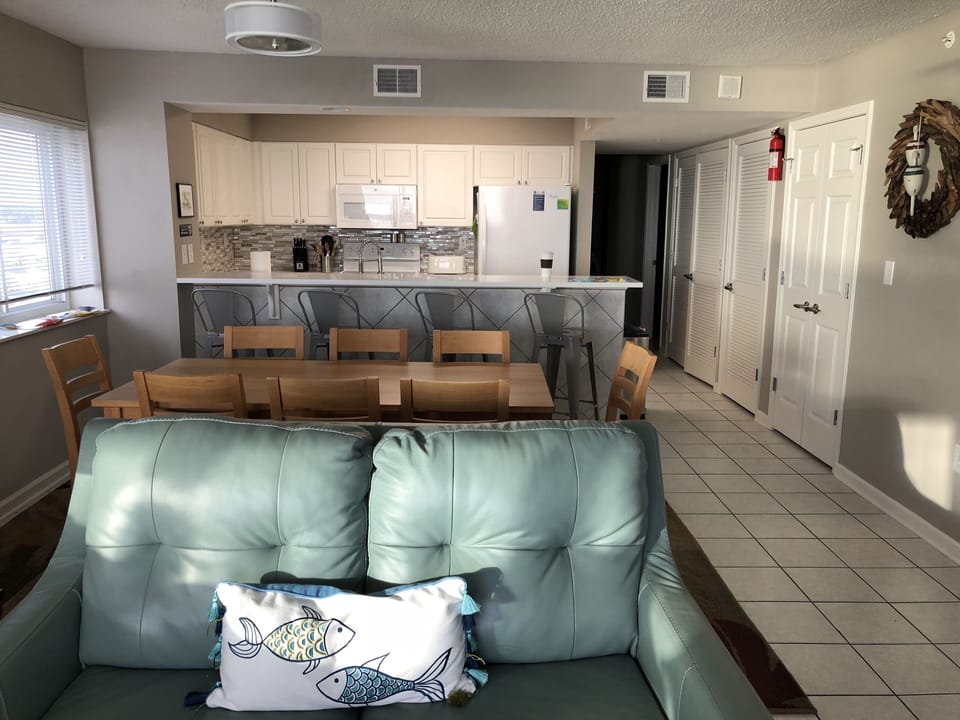 Looking toward kitchen
