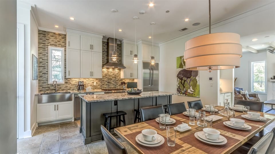 Dining Area - Seating for Eight