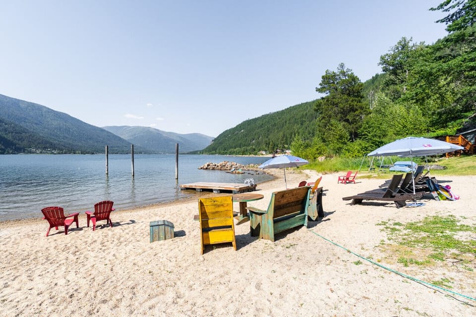 Bealby Point Stay`s Private beach